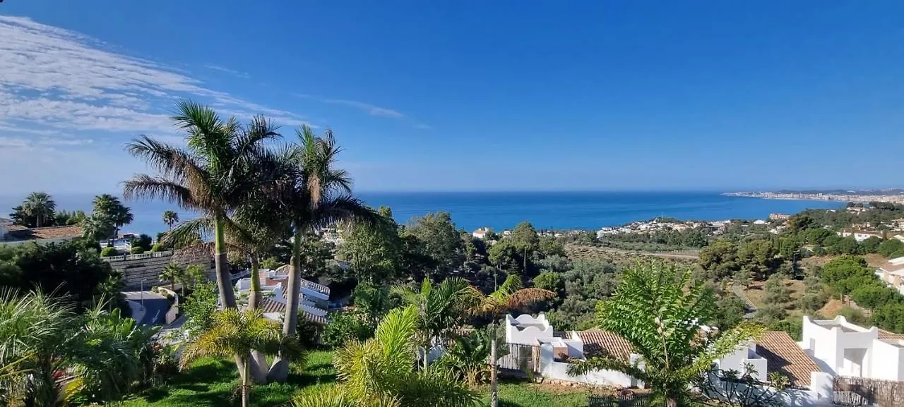 Bed & Breakfast In Villa Eden Palm Benalmádena Pensión
