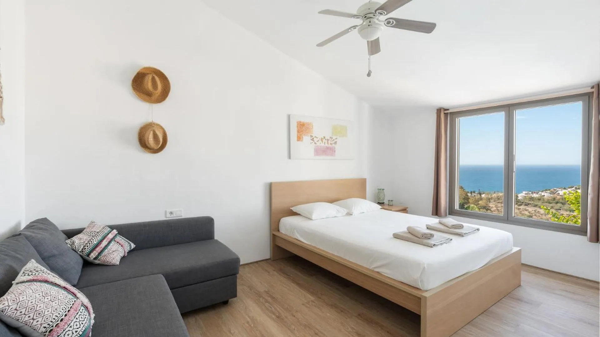 Bed & Breakfast In Villa Eden Palm Benalmádena España